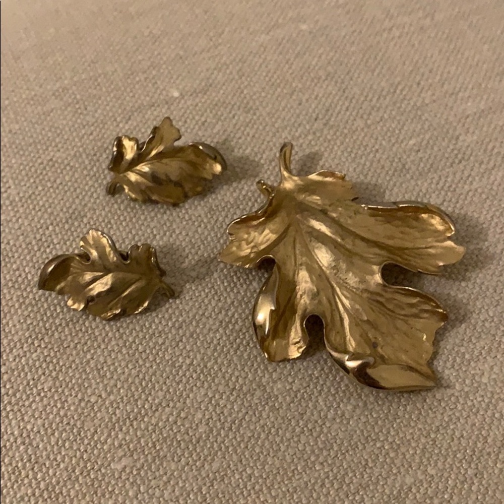 Vintage gold autumn leaf earrings and pin set